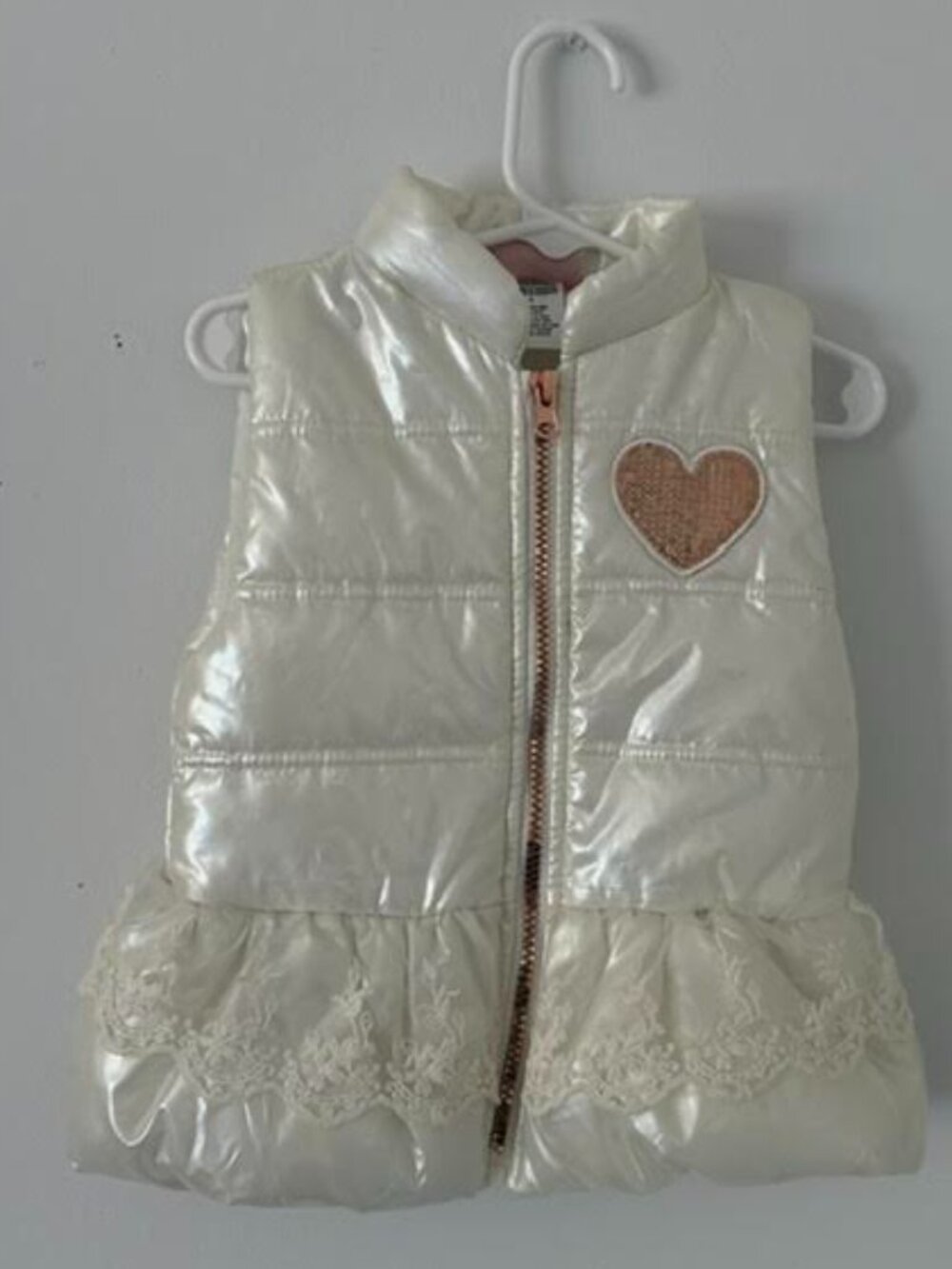 Little Lass Girls Iridescent White Puffer Vest – Rose Gold Heart – Size 4